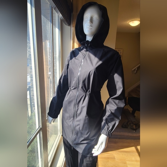 Rain jacket - Picture 2 of 3